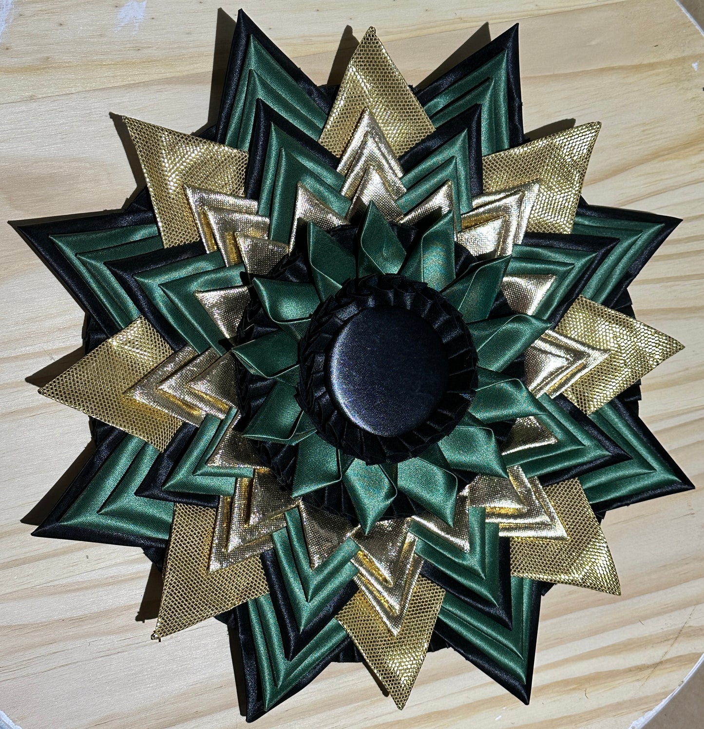 13" Black/Green Rosette with 5x 30" streamers